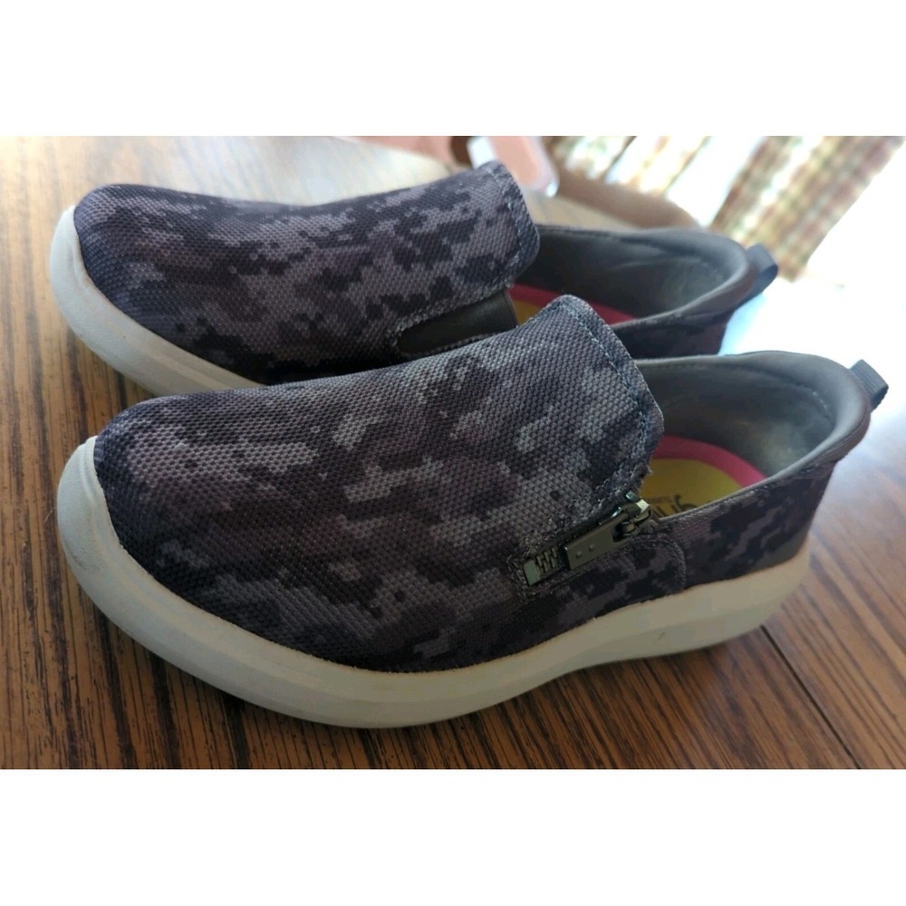 Women's Ryka‎ Slip-On Shoes Sneakers Gray 6M Camo Print